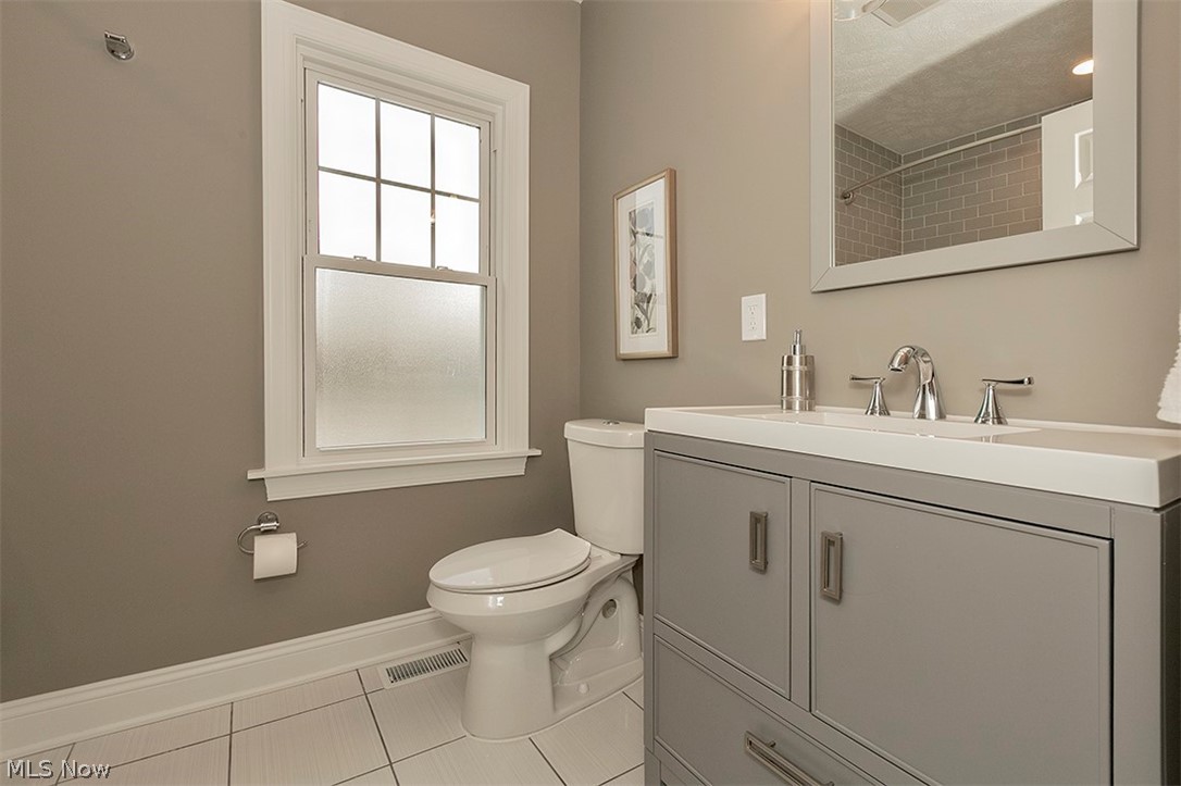 3268 Braemar Road Cleveland, OH 44120 - Photo 20 of 32