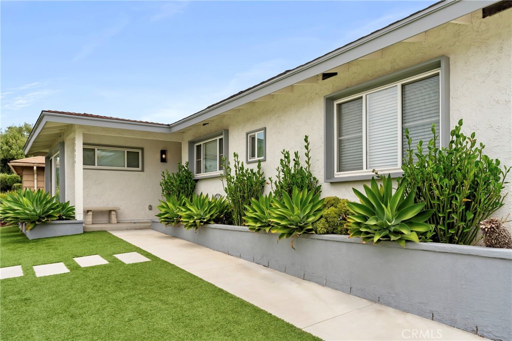 13434 Brazo Road La Mirada, CA 90638 - Photo 4 of 39