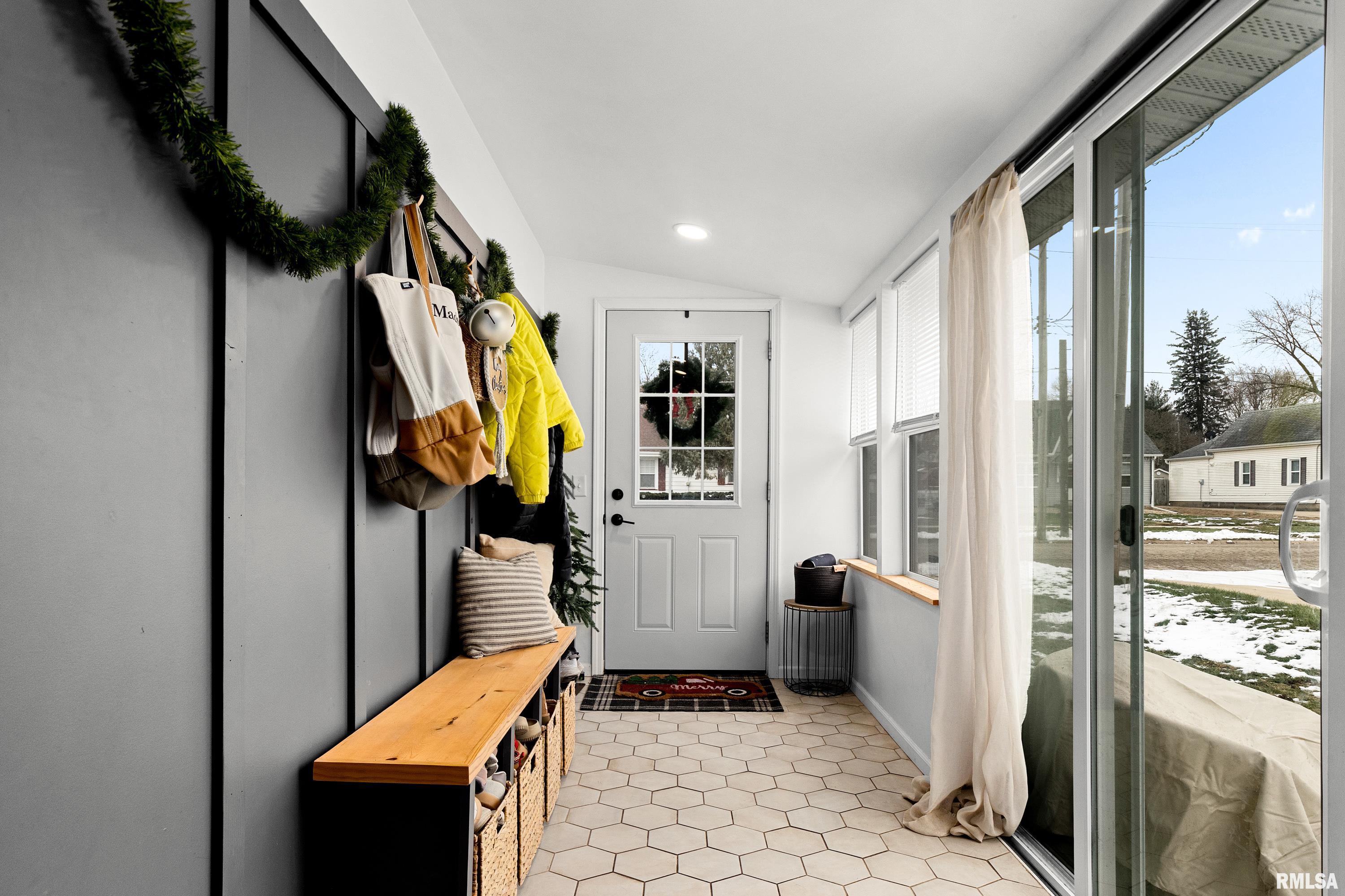 401 South Harris Street Tremont, IL 61568 - Photo 3 of 21