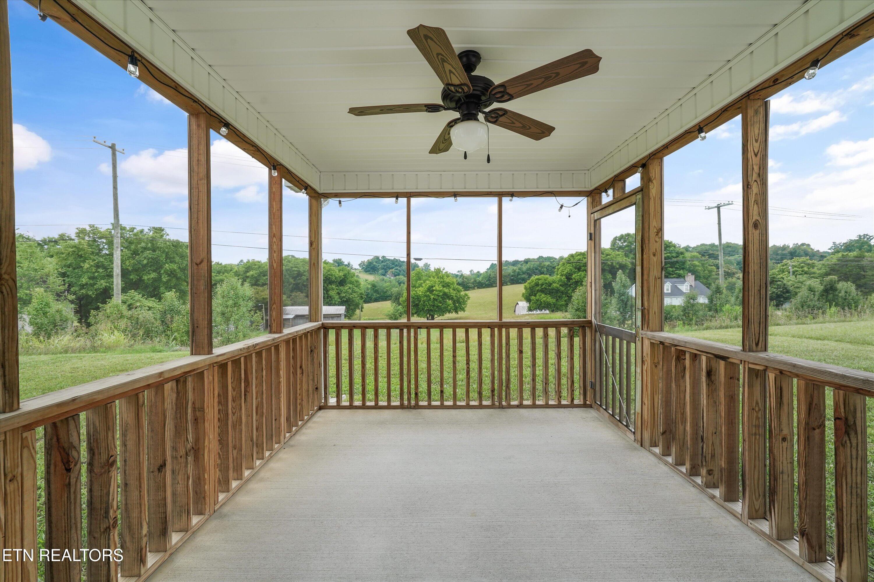 8217 Zenith Lane Powell, TN 37849 - Photo 24 of 44 24-8217 Zenith Ln 21