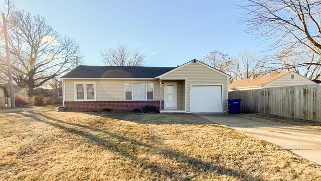 $115,000 | 305 East Augusta Avenue, Augusta, KS 67010