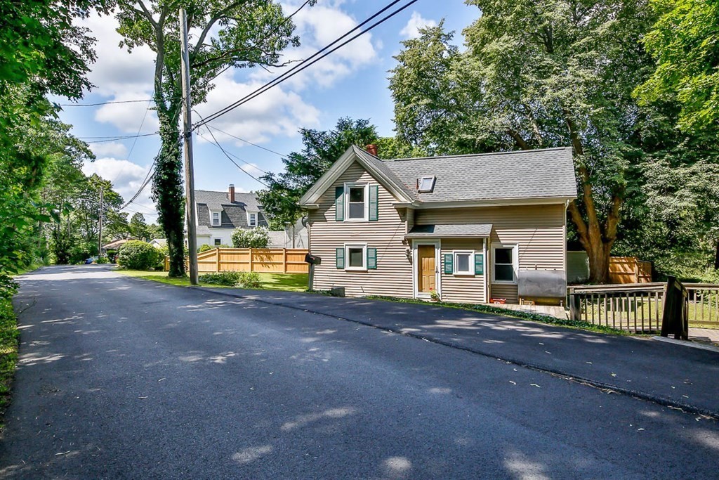 18 Englewood Road Gloucester, MA 01930 - Photo 6 of 21 Gallery Image 6