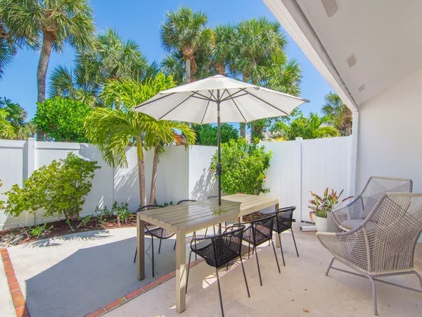 $8,000 | 5828 Jimmy Buffett Mem Highway, Unit 30, Indian River Shores, FL 32963