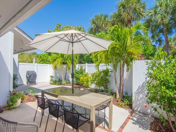 $8,000 | 5828 Jimmy Buffett Mem Highway, Unit 30, Indian River Shores, FL 32963