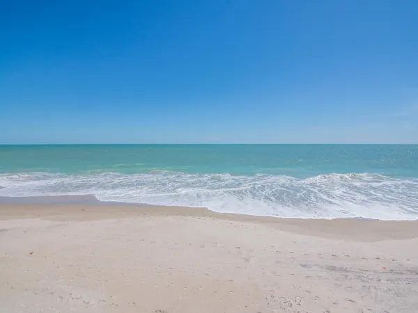 $8,000 | 5828 Jimmy Buffett Mem Highway, Unit 30, Indian River Shores, FL 32963