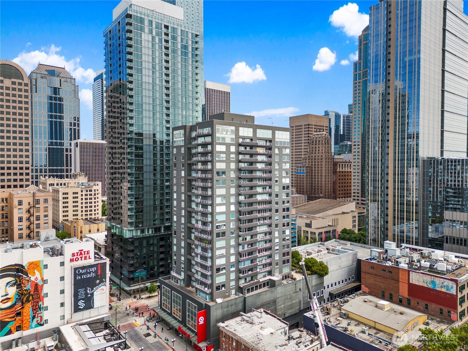 1415 2nd Avenue, Unit 1106 Seattle, WA 98101 - Photo 3 of 30 a picture of city view