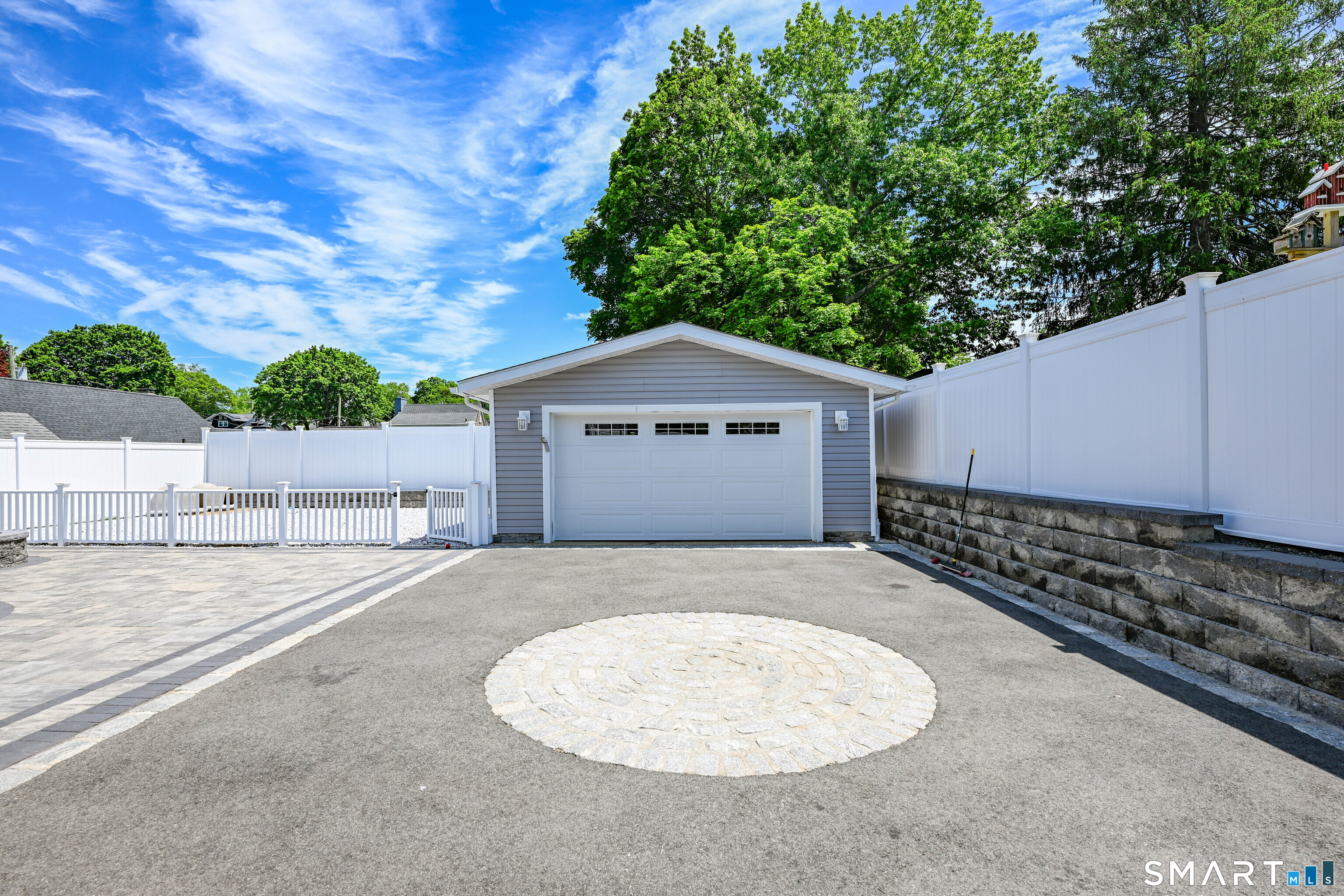 222 Hamilton Street Meriden, CT 06451 - Photo 26 of 33