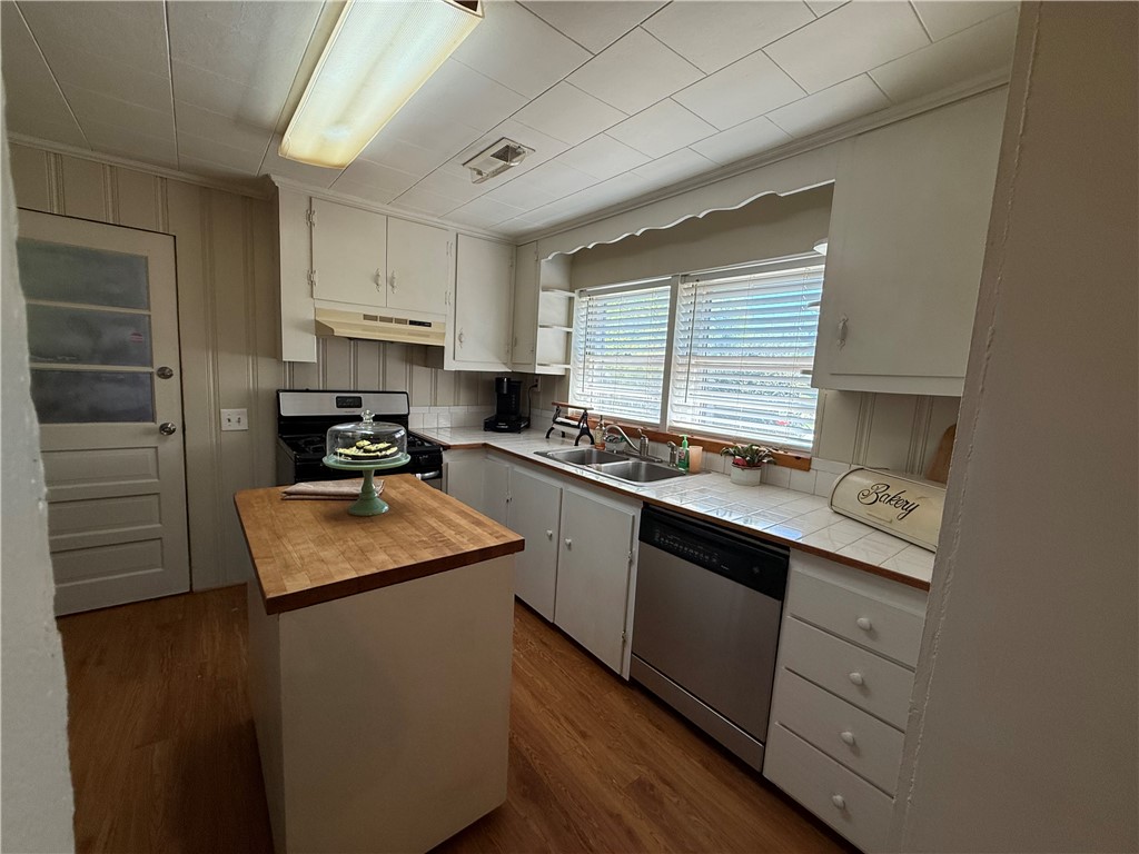 615 Taylor Street Central, SC 29630 - Photo 8 of 16 This kitchen features abundant natural light and ample storage.