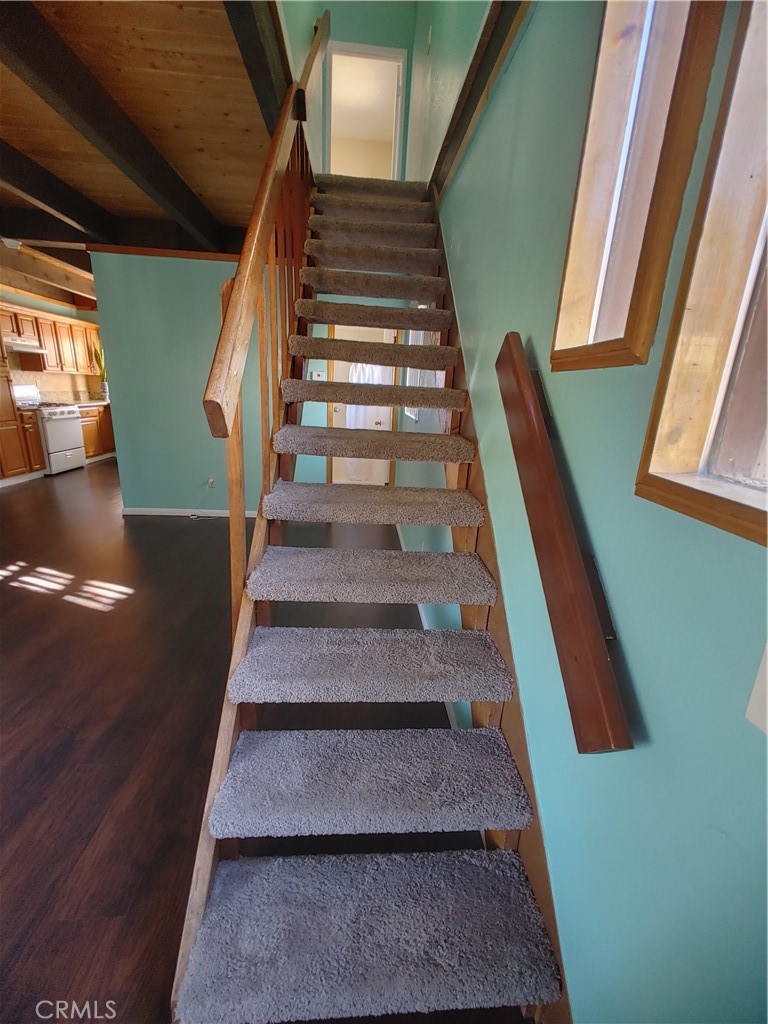 32981 Deer Lane Running Springs, CA 92382 - Photo 8 of 16 a view of entryway