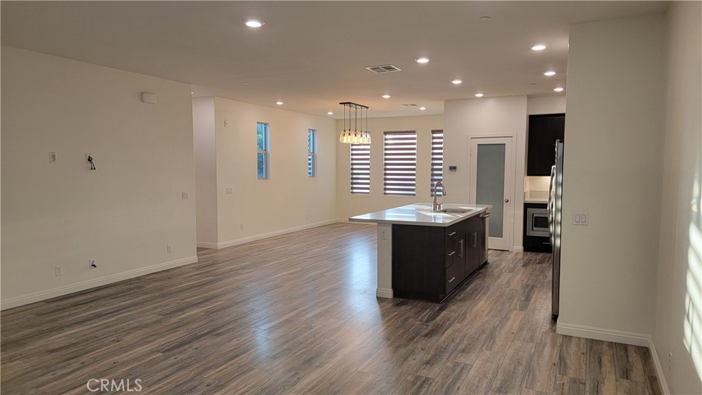 112 Acamar Irvine, CA 92618 - Photo 5 of 28