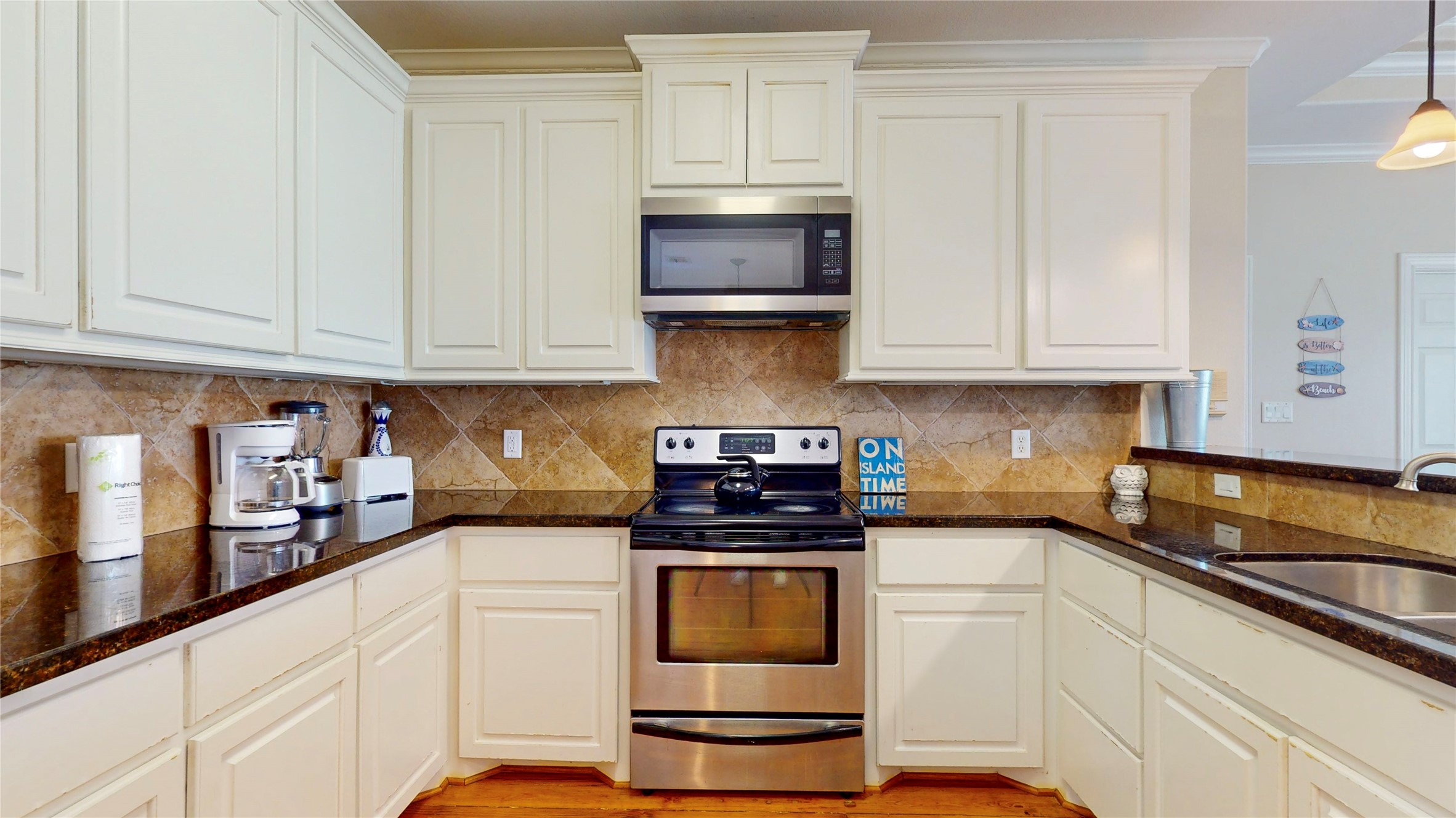 906 Helen Boulevard Crystal Beach, TX 77650 - Photo 11 of 35