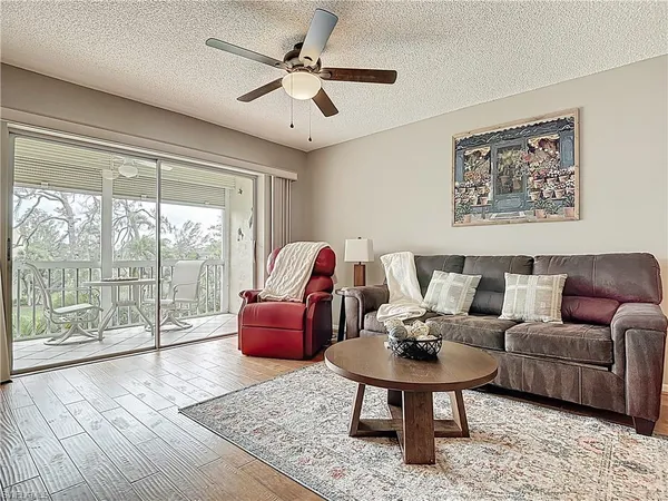 $1,295 | 150 Turtle Lake Court, Unit 309, Naples, FL 34105