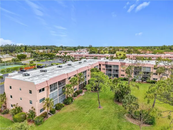 $1,295 | 150 Turtle Lake Court, Unit 309, Naples, FL 34105