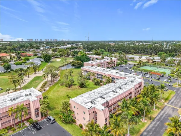$1,295 | 150 Turtle Lake Court, Unit 309, Naples, FL 34105