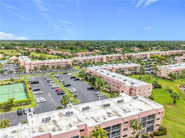 $1,295 | 150 Turtle Lake Court, Unit 309, Naples, FL 34105