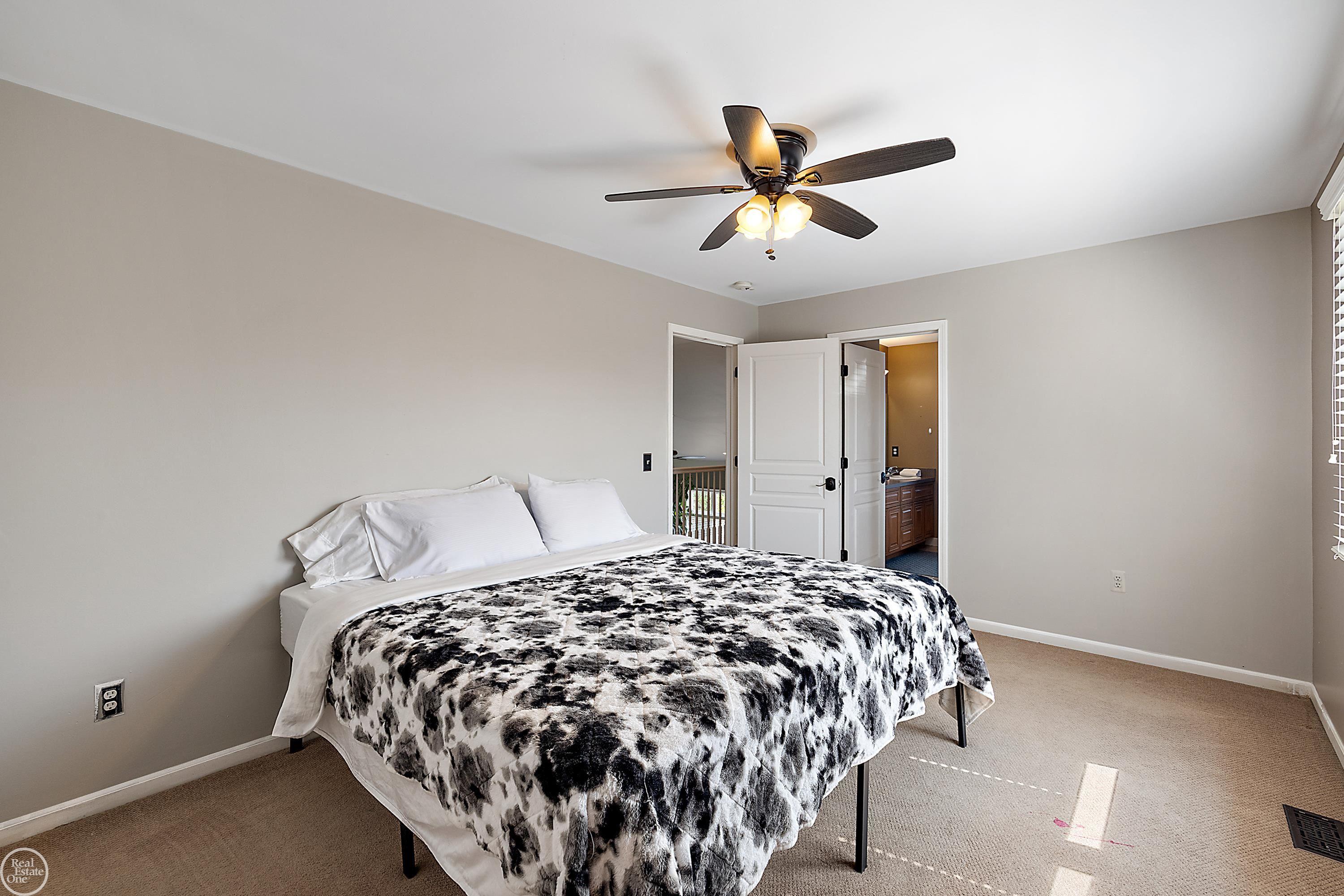 50680 Nesting Ridge Drive Macomb, MI 48044 - Photo 28 of 38 50155536-122a9c83-037d-4a6c-a245-0a9fb063e88e.JPG