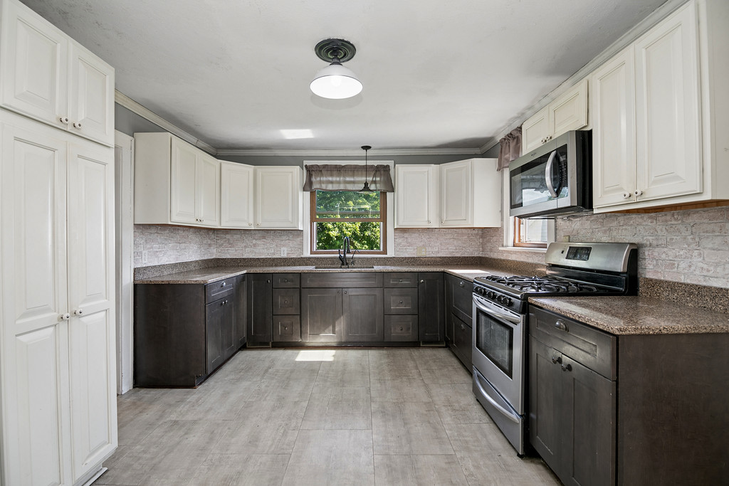 650 East 2200 North Road Danforth, IL 60930 - Photo 8 of 31