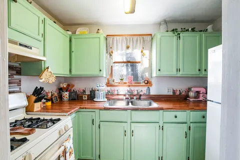 $564,900 | 170-172 Adams Street, New Bedford, MA 02746