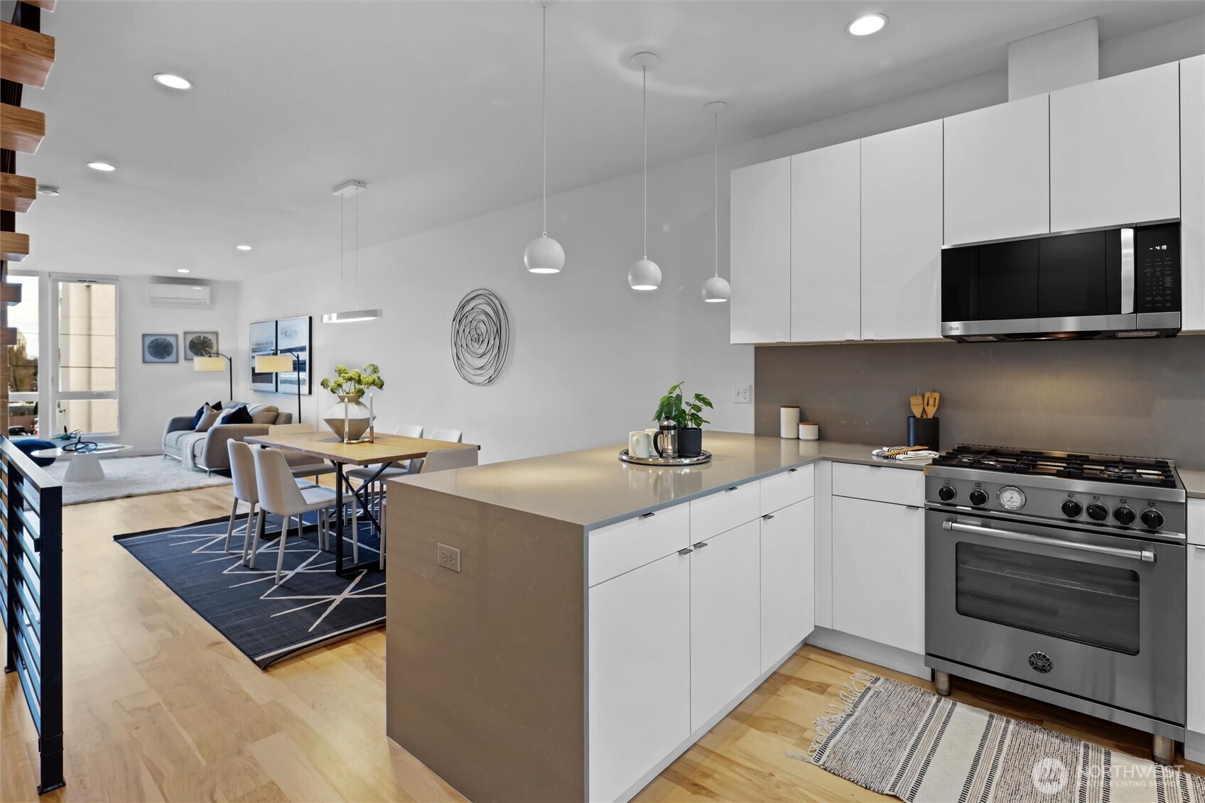 3609 Whitman Avenue North Seattle, WA 98103 - Photo 11 of 29