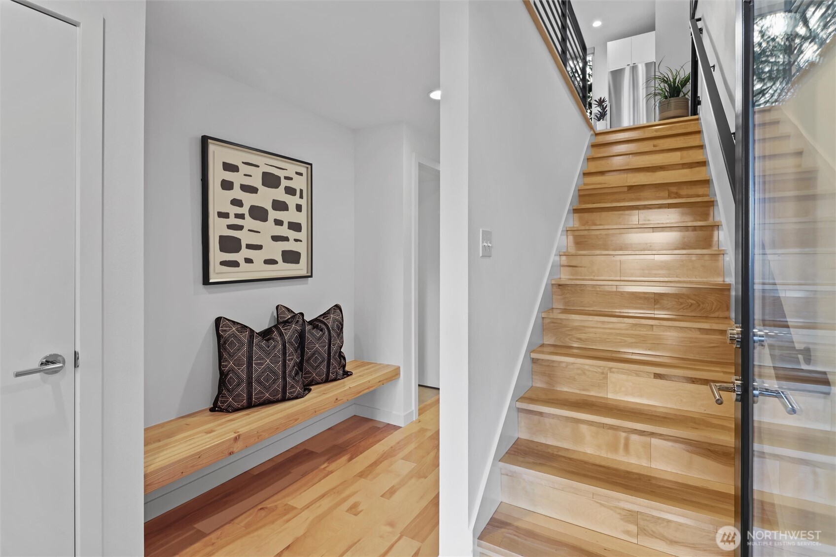3609 Whitman Avenue North Seattle, WA 98103 - Photo 4 of 29
