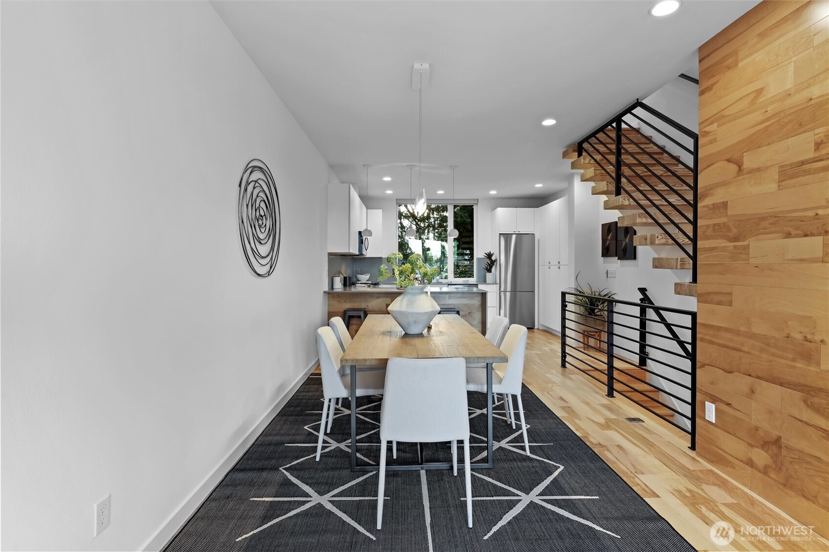 3609 Whitman Avenue North Seattle, WA 98103 - Photo 7 of 29