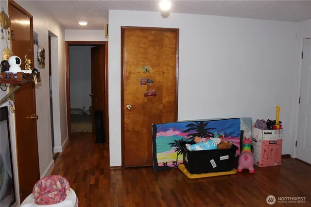 $549,950 | 10415 Wilkeson Street South, Tacoma, WA 98444