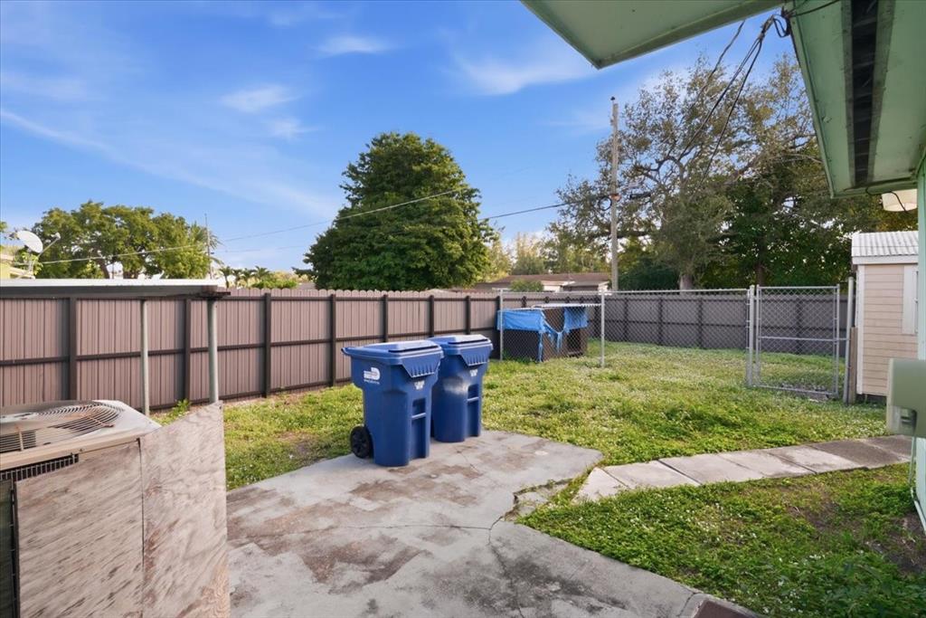 1320 Northwest 86th Street Miami, FL 33147 - Photo 31 of 41 a view of a backyard with plants