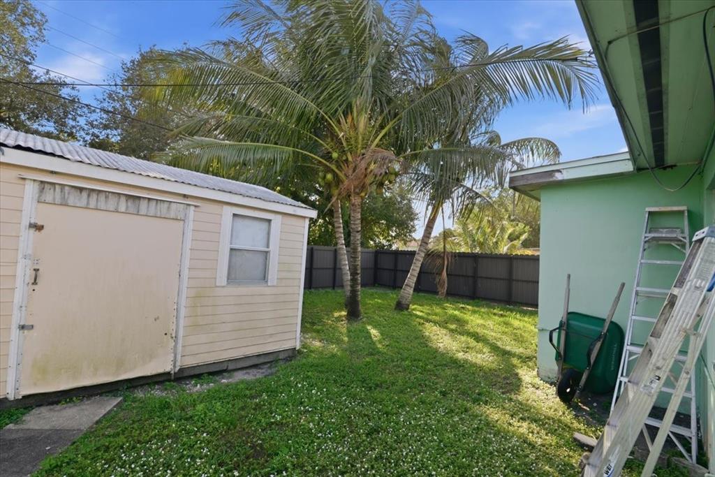 1320 Northwest 86th Street Miami, FL 33147 - Photo 34 of 41 a view of a backyard with plants