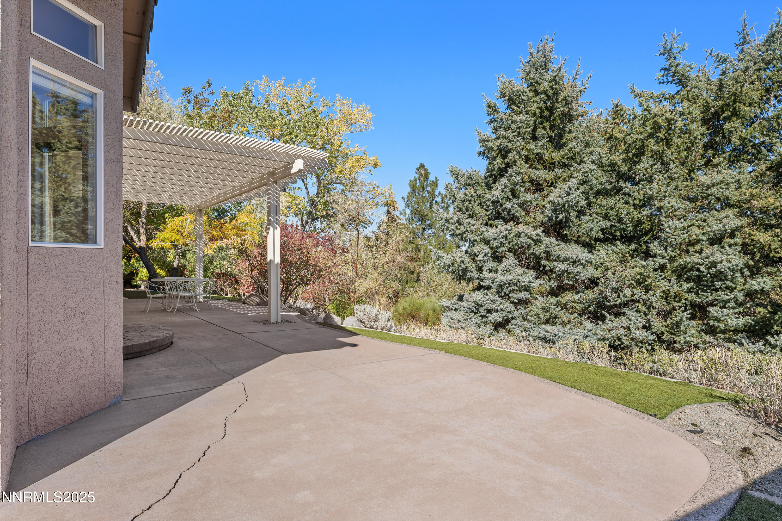4991 West Albuquerque Road Reno, NV 89511 - Photo 40 of 60 a view of a backyard of the house