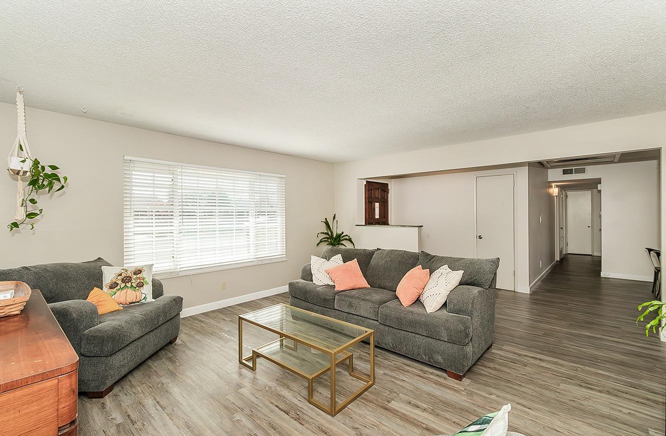 572 West Huntsman Avenue Reedley, CA 93654 - Photo 5 of 27 Gallery Image 5