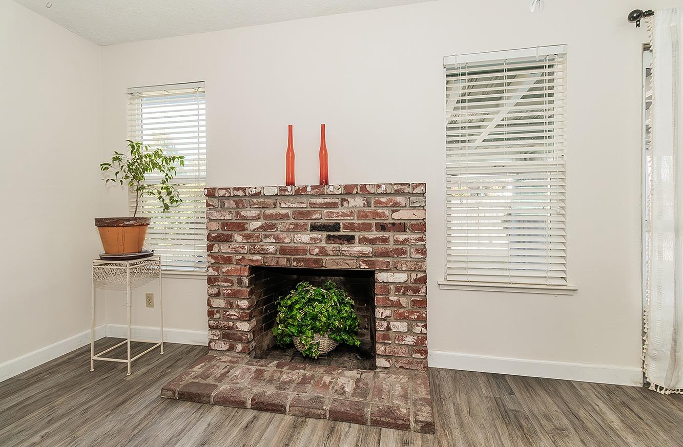572 West Huntsman Avenue Reedley, CA 93654 - Photo 7 of 27 Gallery Image 7