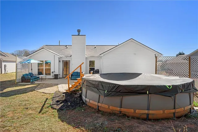 a house view with a outdoor space