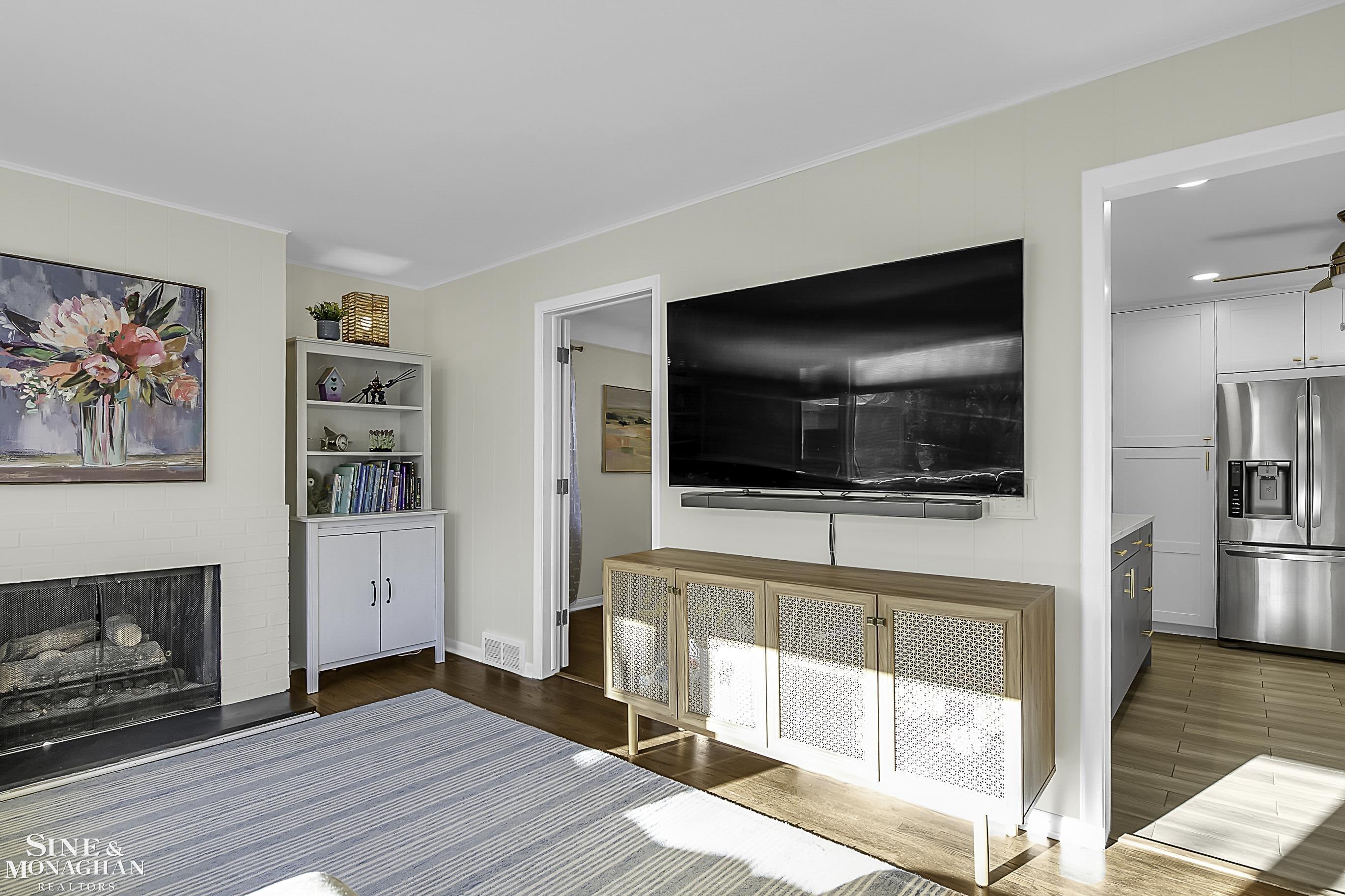1709 Prestwick Road Grosse Pointe Woods, MI 48236 - Photo 17 of 36