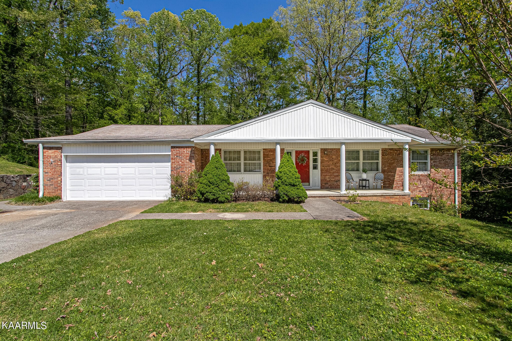 116 Balboa Circle Oak Ridge, TN 37830 - Photo 1 of 54 Gallery Image 1