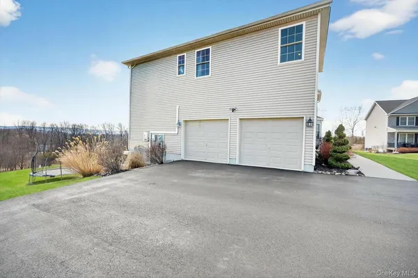 $879,999 | 28 Wild Turkey Lane, Rock Tavern, NY 12575