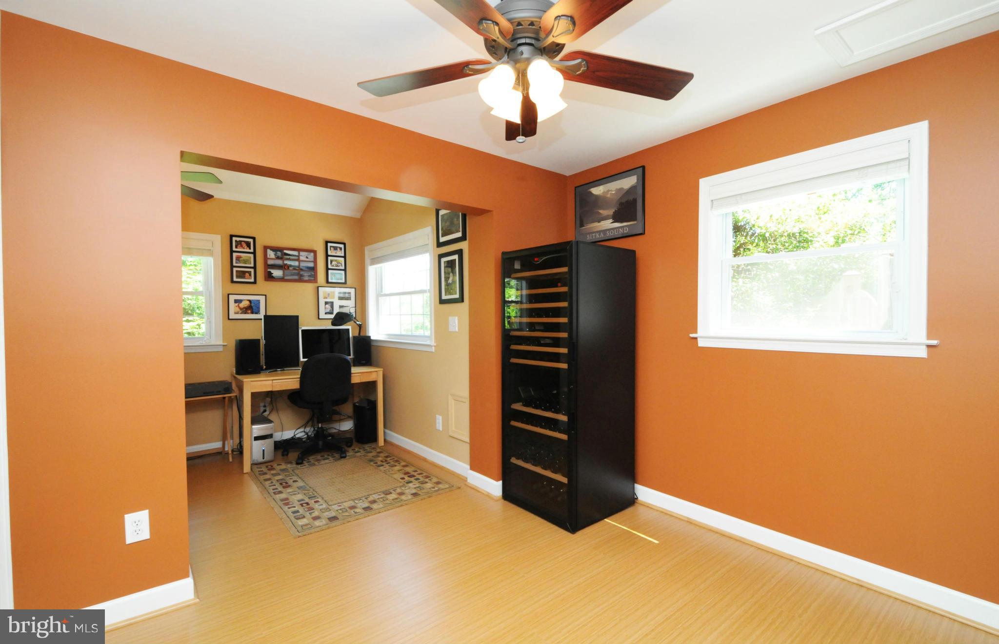 6313 Beryl Road Alexandria, VA 22312 - Photo 7 of 30 a view of room with a flat screen tv