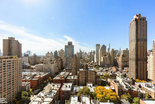 $670,000 | 444 East 86th Street, Unit 27E | Upper East Side