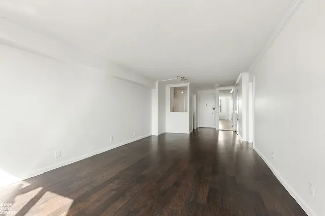 $670,000 | 444 East 86th Street, Unit 27E | Upper East Side
