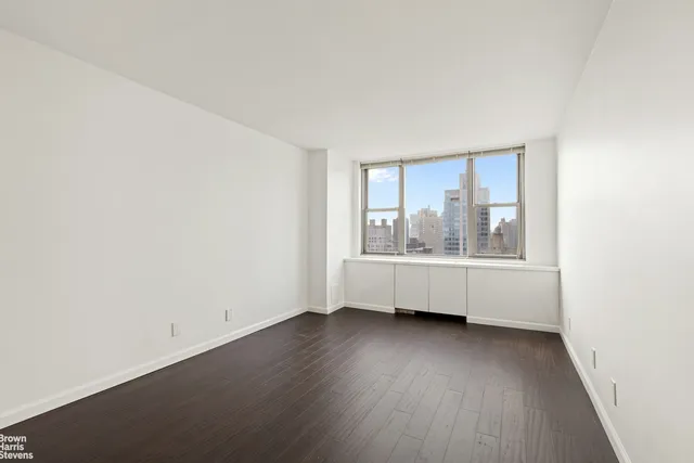 $670,000 | 444 East 86th Street, Unit 27E | Upper East Side