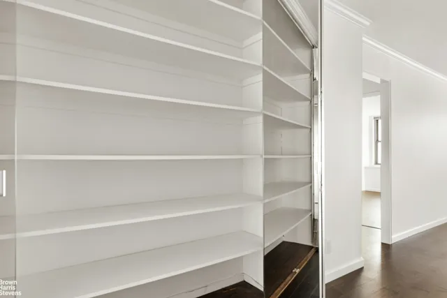 $670,000 | 444 East 86th Street, Unit 27E | Upper East Side