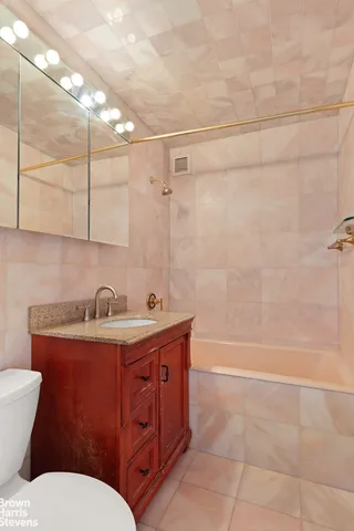 $670,000 | 444 East 86th Street, Unit 27E | Upper East Side