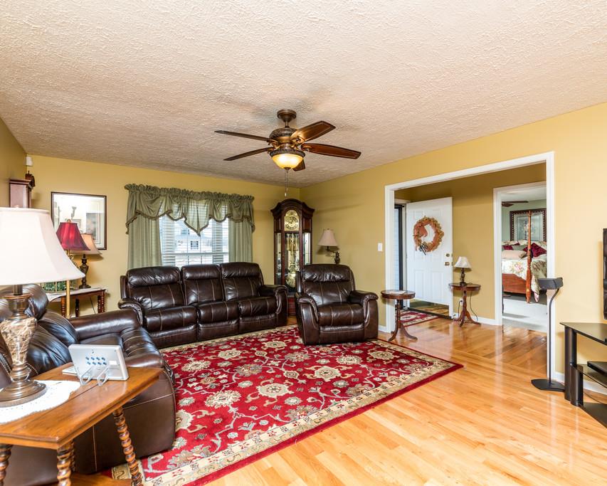 4212 Station Road Cunningham, TN 37052 - Photo 4 of 29 a living room with furniture and a flat screen tv