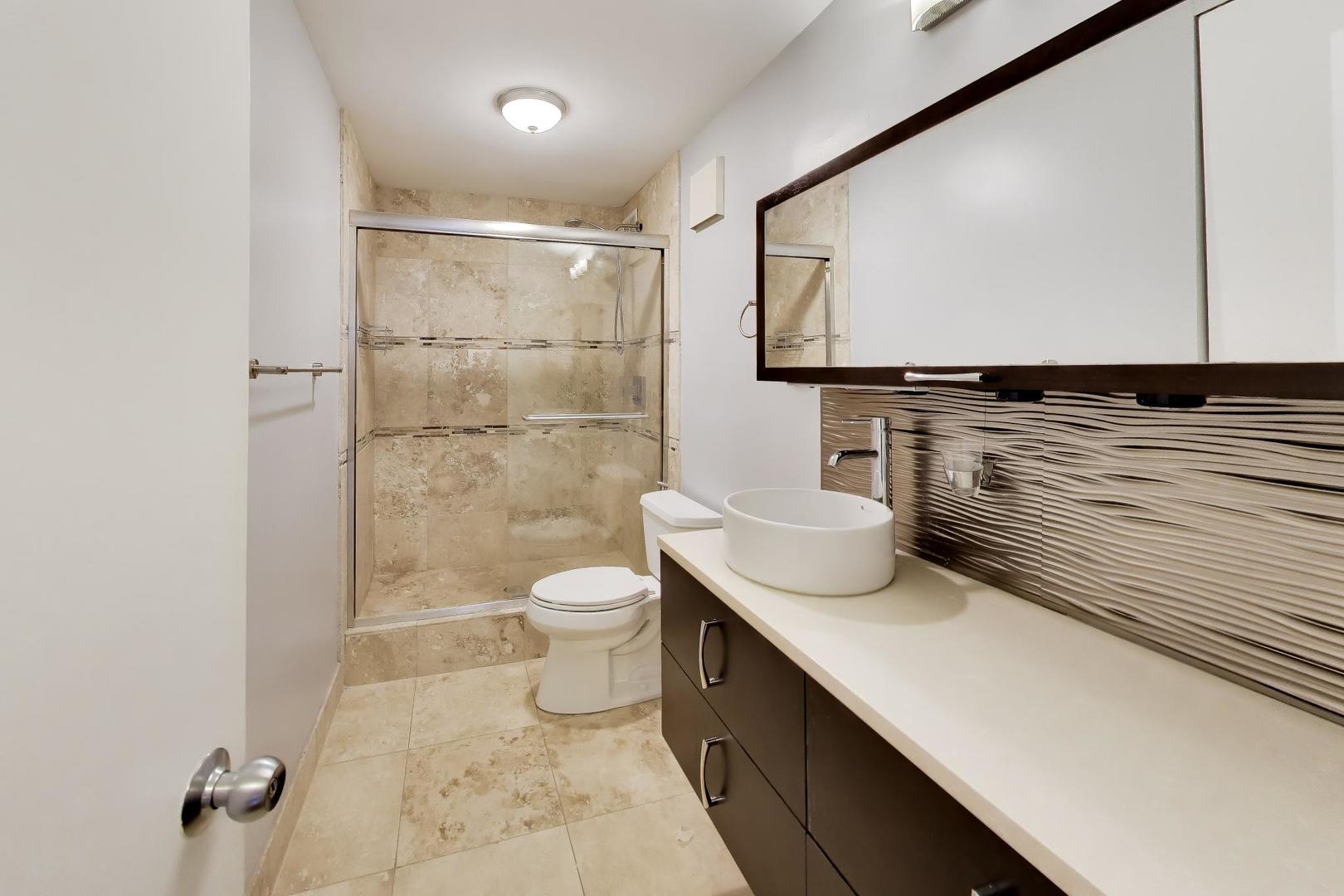 201 East Chestnut Street, Unit 14A Chicago, IL 60611 - Photo 13 of 29