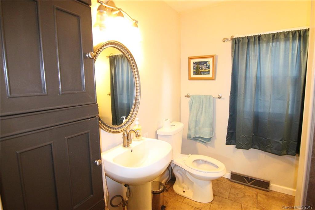 908 Hickory Grove Road Gastonia, NC 28056 - Photo 18 of 23 Gallery Image 18