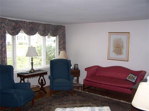 81 Weymouth Street Springfield, MA 01108 - Photo 9 of 13 Gallery Image 9
