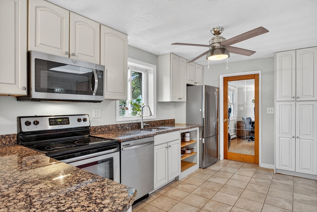 14 Paxton Road Framingham, MA 01701 - Photo 7 of 24
