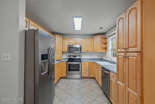 $240,000 | 204 Chappell Creek Court, Richlands, NC 28574