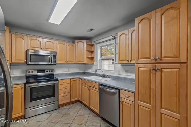 $240,000 | 204 Chappell Creek Court, Richlands, NC 28574