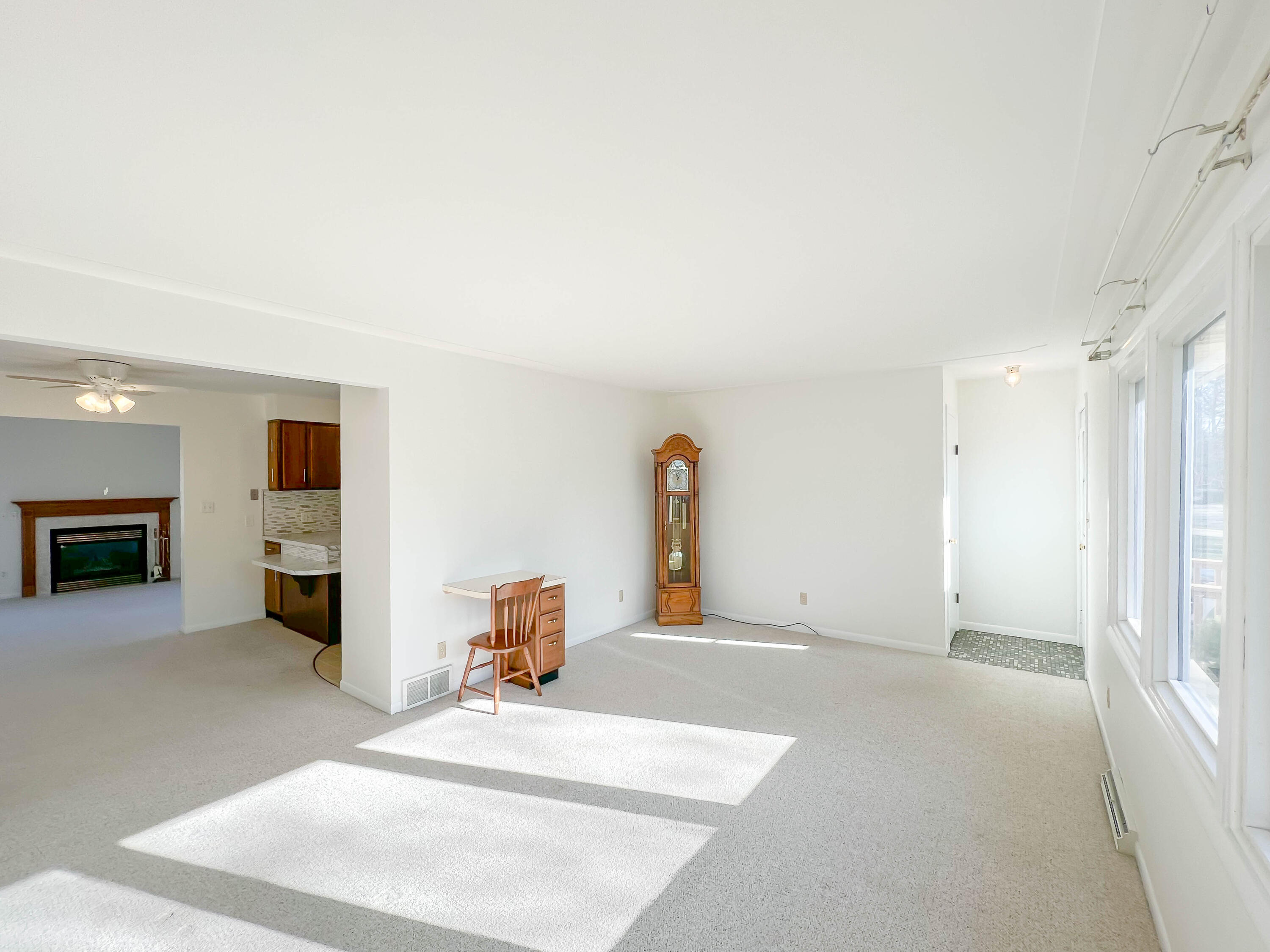 3274 Hanley Road Muskegon, MI 49441 - Photo 6 of 26 IMG_7701