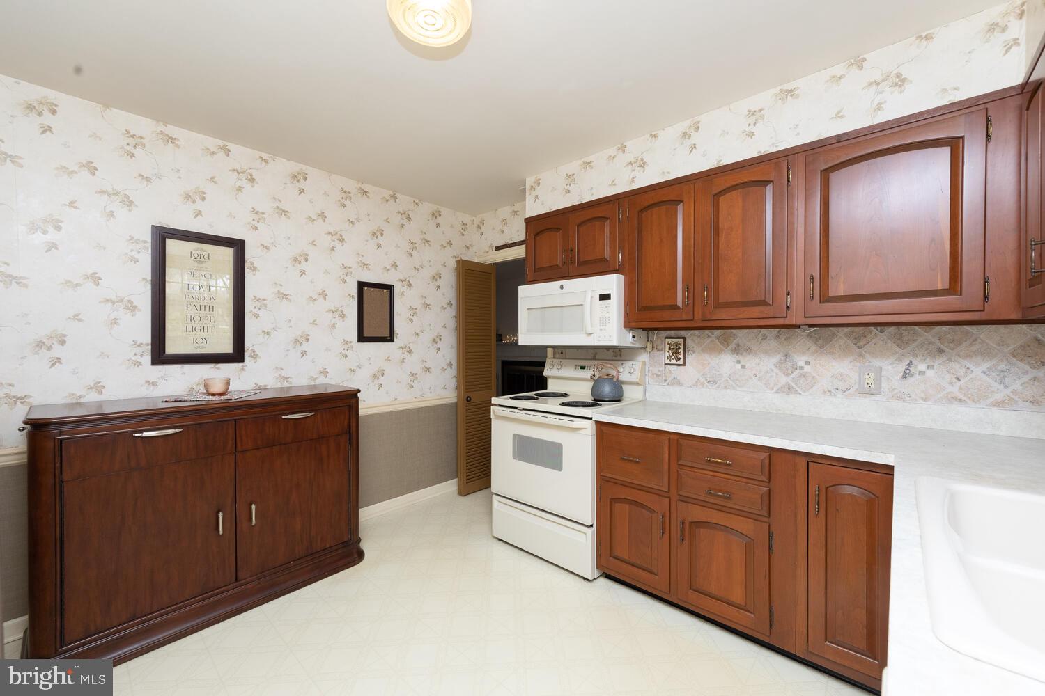 2129 Benezet Road Abington, PA 19001 - Photo 12 of 36 Gallery Image 12